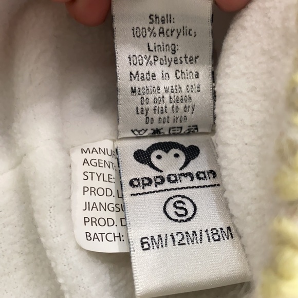 Appaman Toddler Crochet Beanie with Pom 6-18M - Picture 5 of 5